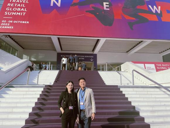 Linh Rin cùng chồng sắp cưới Phillip Nguyễn tình tứ xuất hiện ở Cannes - ảnh 2
