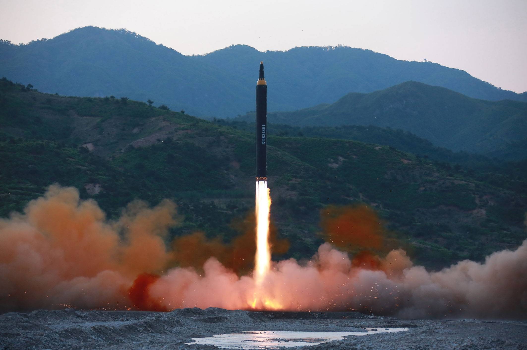 Lý do Triều Tiên phóng tên lửa qua Nhật Bản thời điểm này - ảnh 2