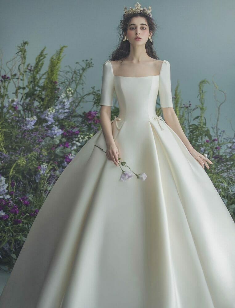 10 mẫu váy cưới lụa phi bóng đón đầu xu hướng - OECC