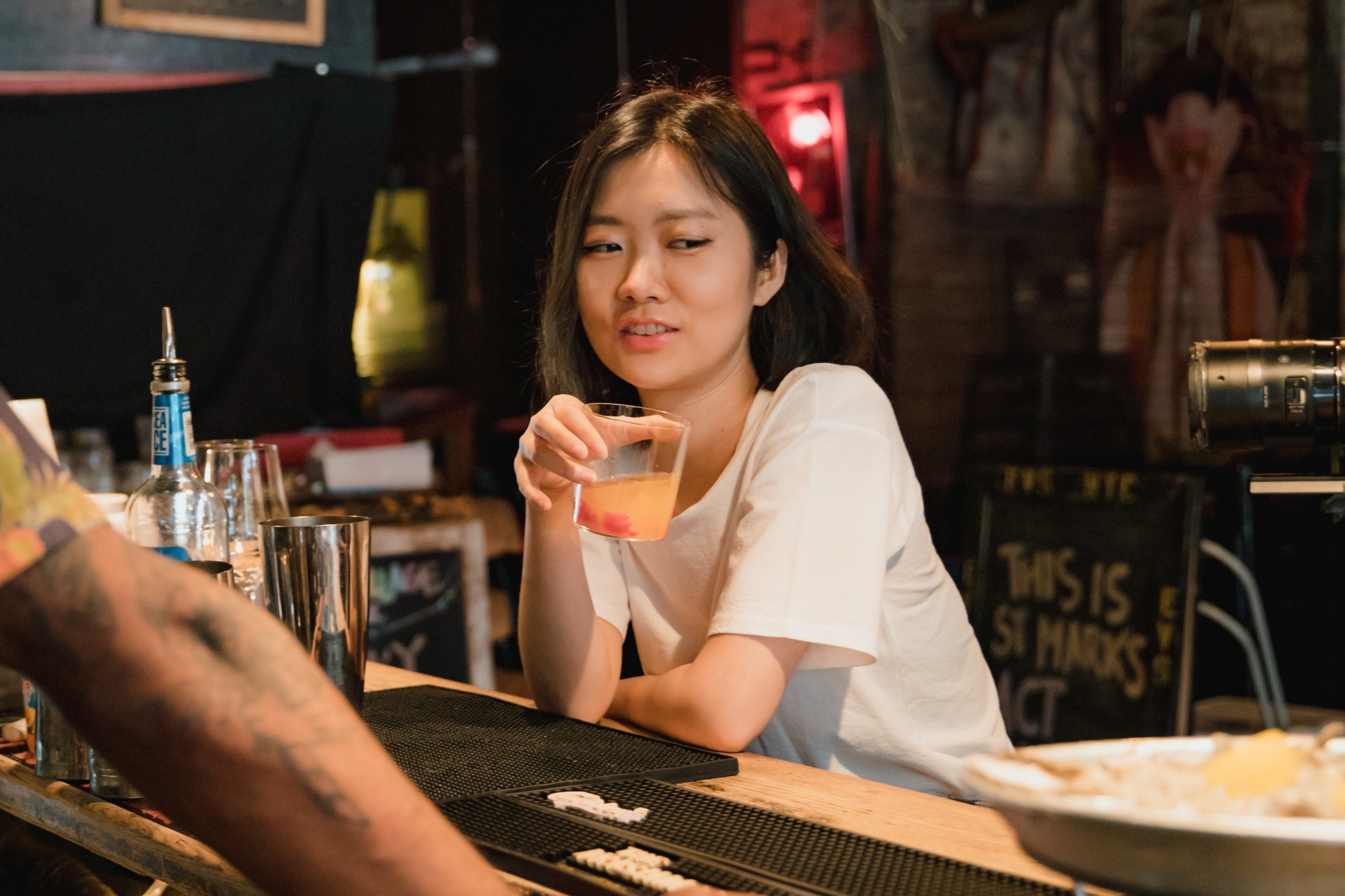 Đi Bar Mặc Gì Style Đi Bar Cho Nam Và Nữ Chất Nhất 2023