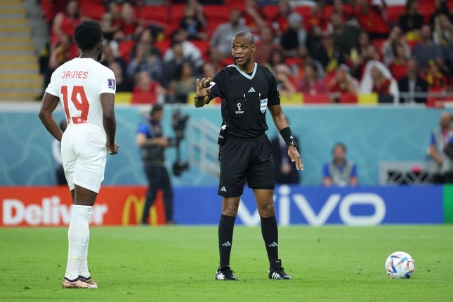 Trọng tài châu Phi bị nghi ngờ dàn xếp tỷ số ở trận Bỉ vs Canada - ảnh 2