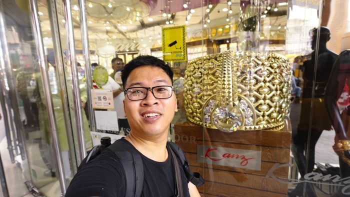 Chàng trai Việt khám phá chợ ‘nhà giàu’, ngày giao dịch gần 10 tấn vàng ở Dubai - ảnh 5
