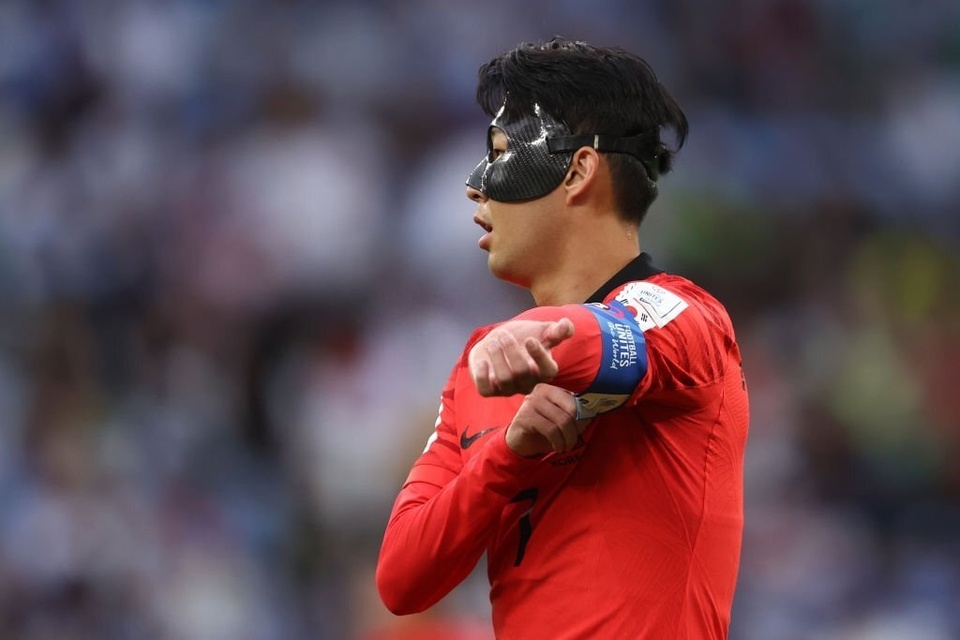 Son Heung-min gặp sự cố ở trận gặp Uruguay - ảnh 1