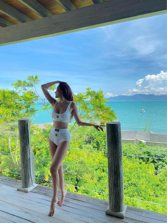 Cao Thái Hà ''Mẹ rơm'' tung loạt ảnh bikini: Quê mùa trên phim nhưng đời thực đầy nóng bỏng - ảnh 5