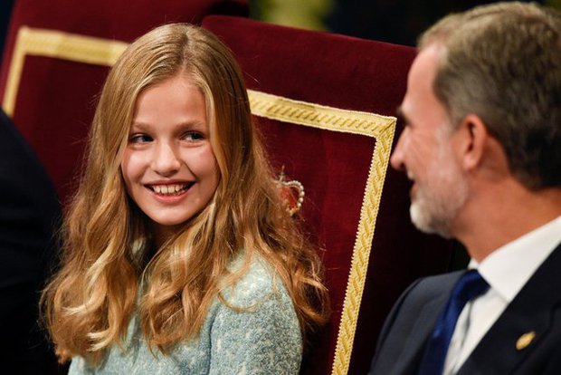 Nàng công chúa được mệnh danh đẹp nhất châu Âu, 17 tuổi đã thể hiện khí chất của nữ hoàng tương lai - ảnh 10