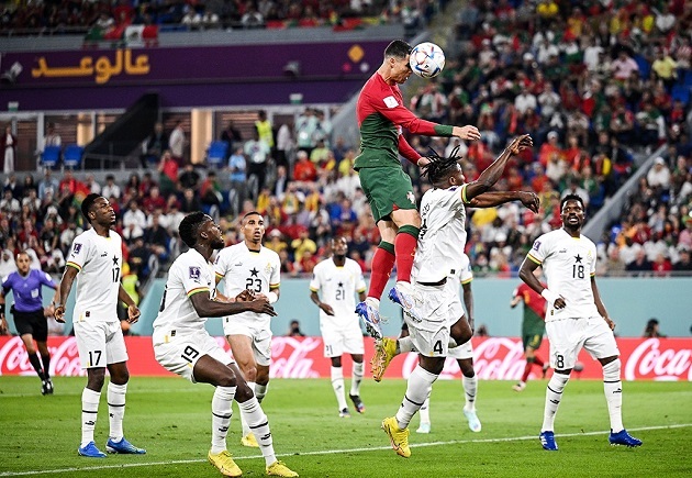 Ronaldo đi vào lịch sử, Bồ Đào Nha thắng ở trận cầu đỉnh cao - ảnh 1