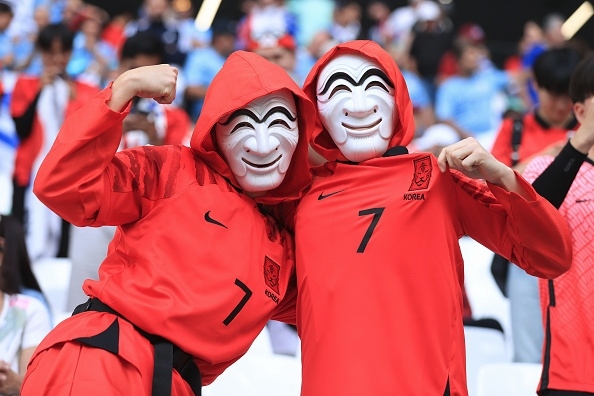 Mặt nạ của Son Heung-min tạo cơn sốt tại World Cup - ảnh 5