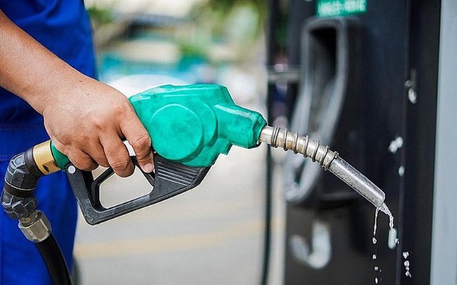 Giá dầu thế giới lao dốc không phanh, giá xăng trong nước tiếp tục giảm? - ảnh 1