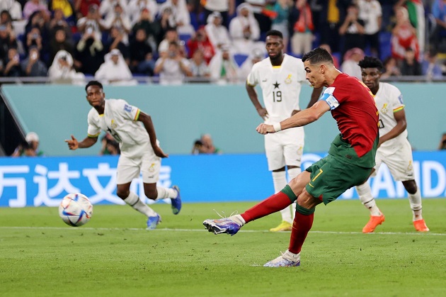 Ronaldo đi vào lịch sử, Bồ Đào Nha thắng ở trận cầu đỉnh cao - ảnh 2