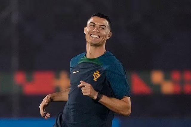 Ronaldo lên tiếng trấn an NHM, khẳng định ‘toàn tâm toàn ý’ vào World Cup - ảnh 1