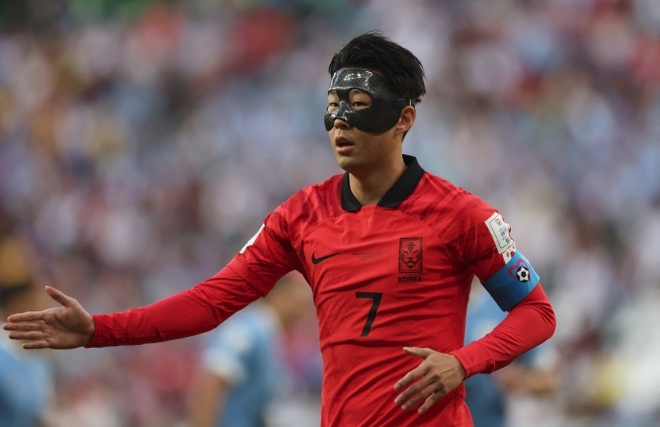 Mặt nạ của Son Heung-min tạo cơn sốt tại World Cup - ảnh 1