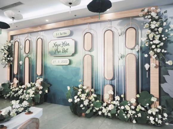 Không gian lễ ăn hỏi với 500 bông sen của Hoa hậu Ngọc Hân - ảnh 7