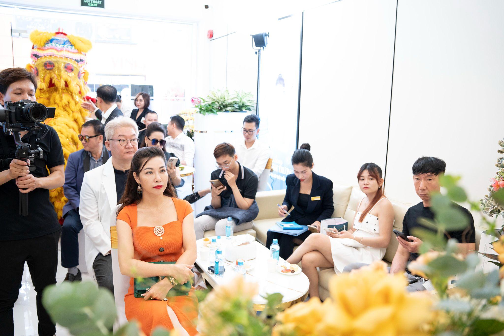 Chính thức ra mắt Phòng khám chuyên khoa da liễu Viện thẩm mỹ HT Beauty - 10 năm 1 hành trình kiến tạo nét đẹp Việt - ảnh 2