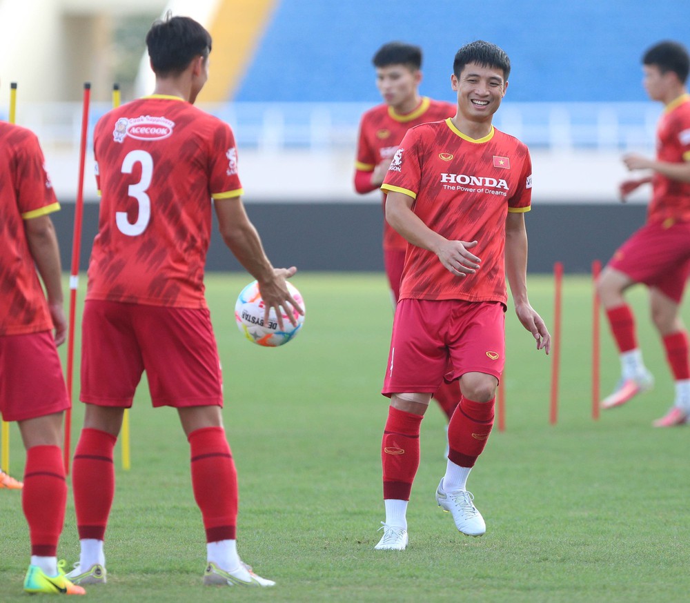 Tuyển Việt Nam đầy đủ lực lượng trước trận đấu với CLB Dortmund - ảnh 12