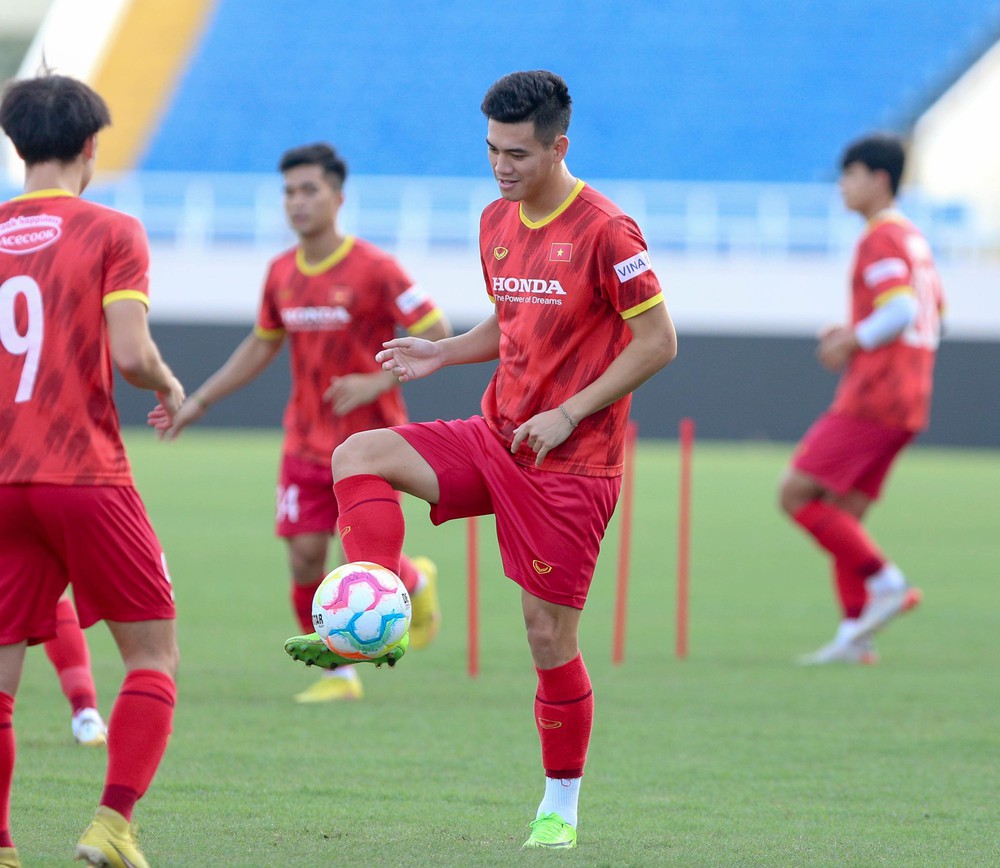 Tuyển Việt Nam đầy đủ lực lượng trước trận đấu với CLB Dortmund - ảnh 11