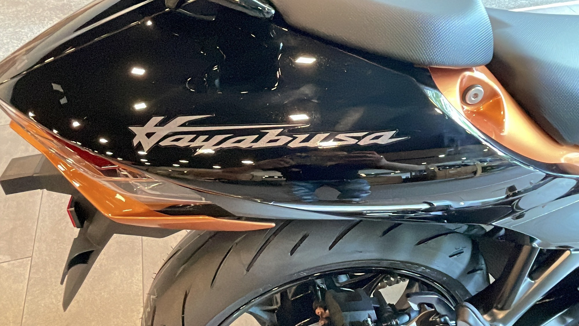 ''Thần gió'' Suzuki Hayabusa 2022 - Siêu mô tô 1.340 phân khối về Việt Nam - ảnh 6