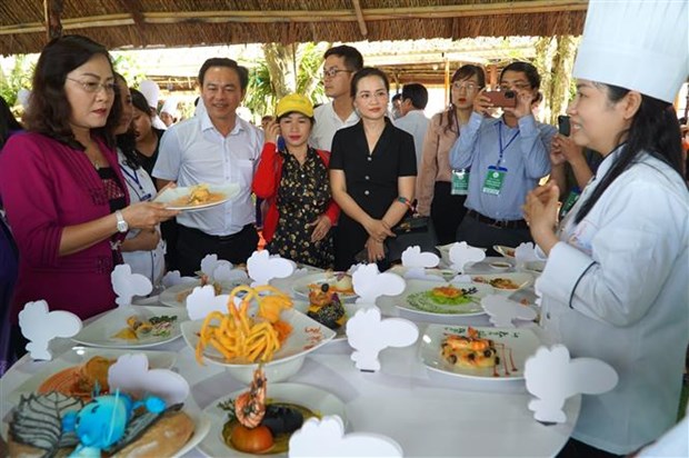 Bạc Liêu: Xác lập kỷ lục Việt Nam 122 món ăn chế biến từ muối và tôm - ảnh 3
