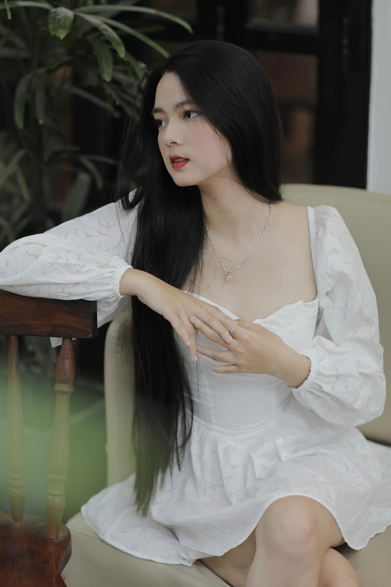 Ngất ngây với vẻ đẹp cô gái Quảng Nam tuổi đôi mươi là ứng viên hot cho Hoa hậu Việt Nam - ảnh 2