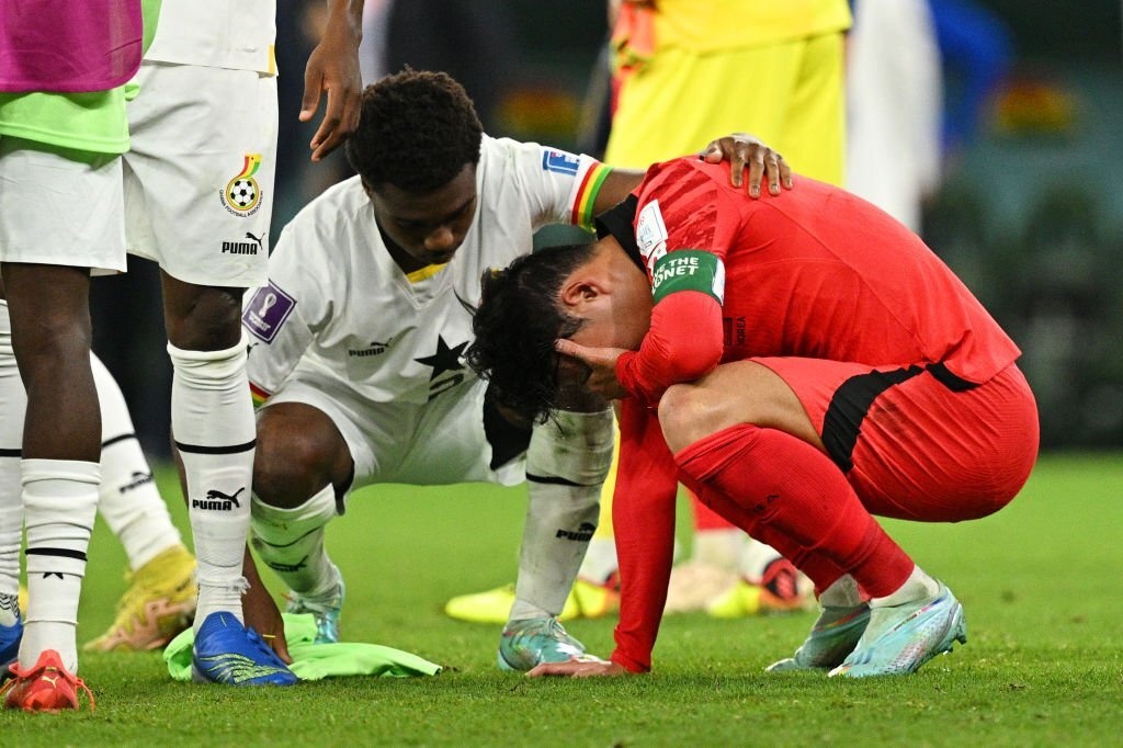 HLV tuyển Hàn Quốc nhận thẻ đỏ sau trận thua Ghana - ảnh 5