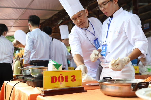 Kỷ lục Việt Nam: 122 món ăn từ tôm và muối Bạc Liêu - ảnh 2
