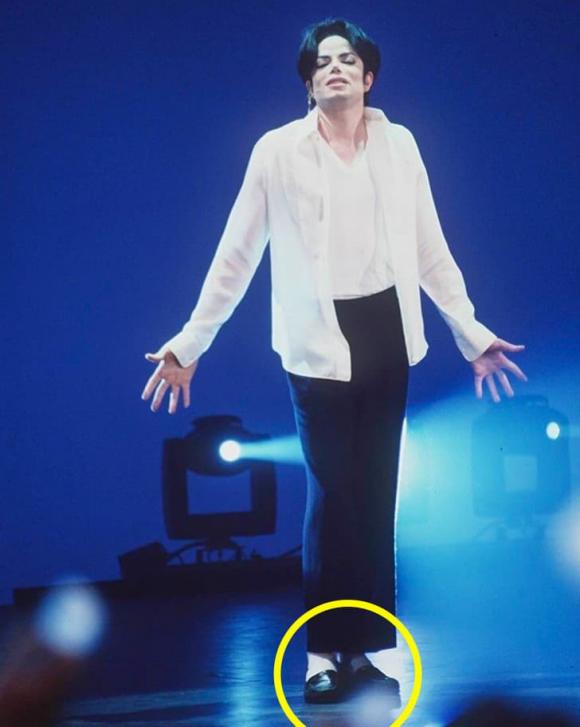 9 chi tiết ẩn sau tủ quần áo của Michael Jackson mà nhiều người chưa biết - ảnh 9