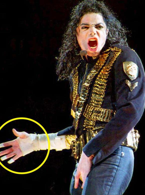 9 chi tiết ẩn sau tủ quần áo của Michael Jackson mà nhiều người chưa biết - ảnh 3