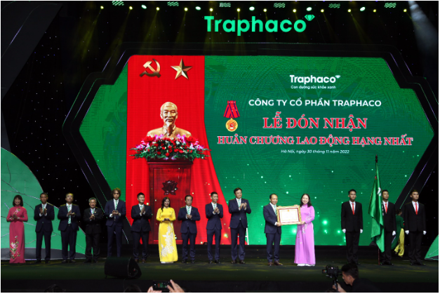 Traphaco tiếp tục vinh dự đón nhận Huân chương lao động hạng Nhất - ảnh 2