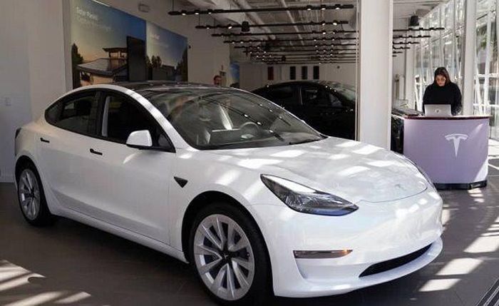 Thế thống trị thị trường xe điện Mỹ của Tesla suy yếu - ảnh 1