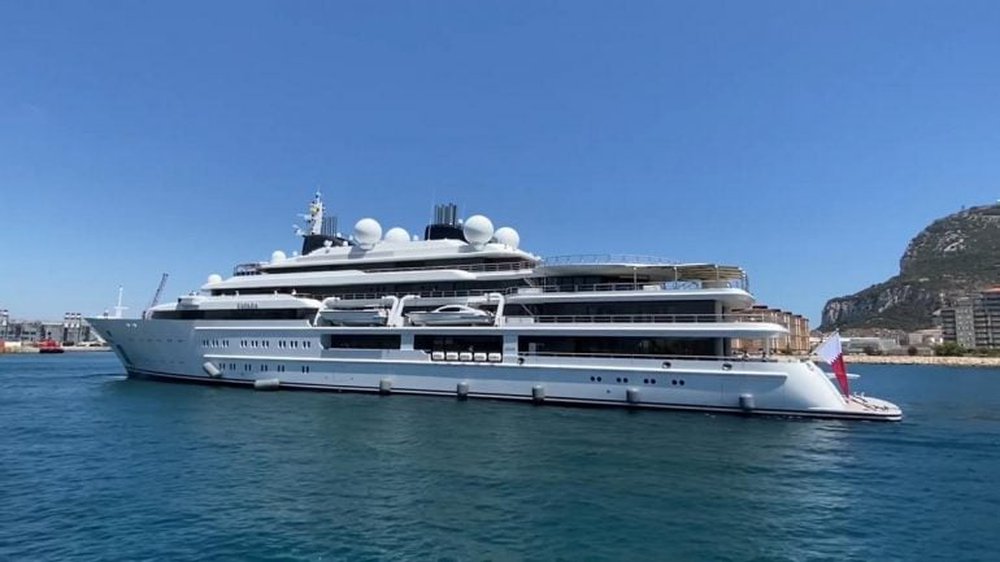Cận cảnh du thuyền giá nửa tỷ USD, dài hơn cả sân bóng đá của Vương thất Qatar: Biểu tượng tột đỉnh của sự giàu sang ngự trị đại dương - ảnh 2