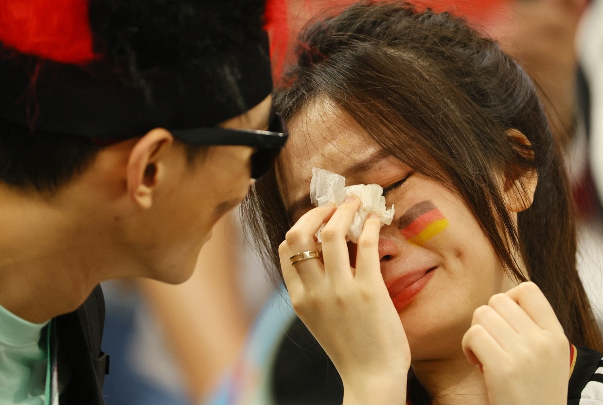 CĐV Đức bật khóc khi đội bóng bị loại khỏi World Cup - ảnh 2
