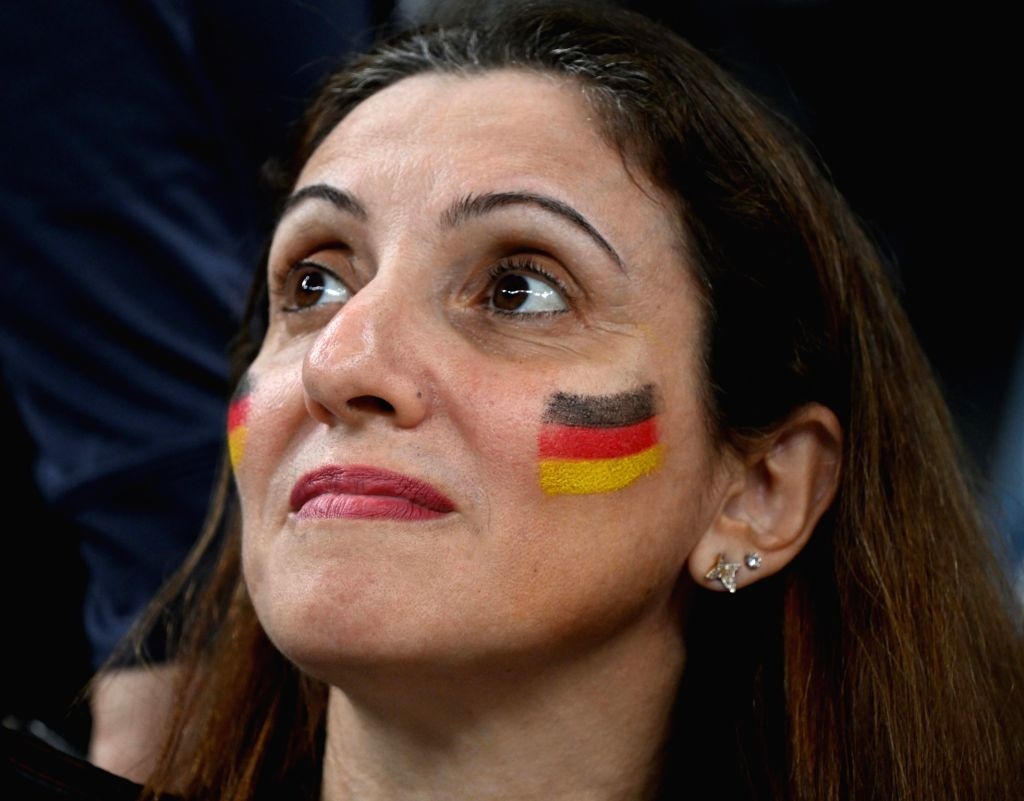 CĐV Đức bật khóc khi đội bóng bị loại khỏi World Cup - ảnh 3