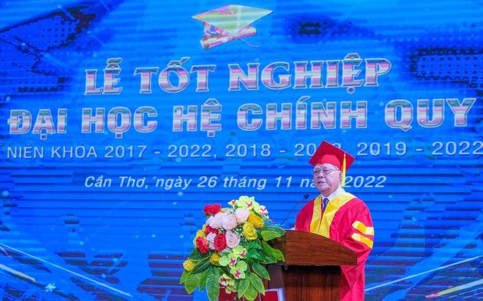 328 học viên, sinh viên Trường ĐH Việt Đức nhận bằng tốt nghiệp - ảnh 4