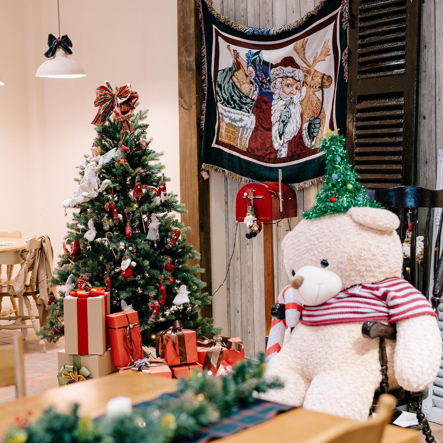 Hưởng ứng không khí Giáng sinh sớm tại những quán cà phê nằm trong ngôi biệt thự phong cách Châu Âu - ảnh 20