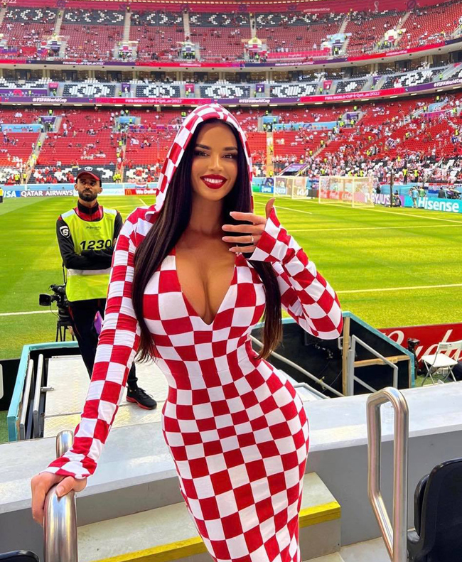 Tại sao nữ cổ động viên ăn mặc gợi cảm trên khán đài World Cup 2022 vẫn chưa bị xử phạt? - ảnh 3
