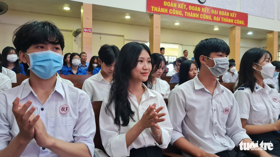 Niềm vui nhân đôi trong lễ trao học bổng ‘Tiếp sức đến trường’ tại Phú Yên - ảnh 1