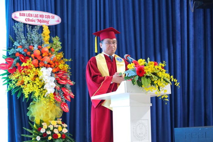 ĐH Luật TPHCM tổ chức lễ Lễ bế giảng và vinh danh sinh viên tốt nghiệp ngành Luật - ảnh 2