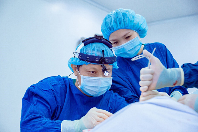THS- BS Nguyễn Tiến Huy chia sẻ bí quyết giảm thiểu rủi ro khi phẫu thuật thẩm mỹ ai cũng nên biết - ảnh 2