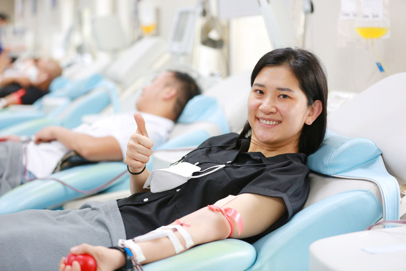Giọt máu quý trao người: Bạn ''Chuối'' Thái Lan đến Việt Nam hiến máu giúp người bệnh - ảnh 2