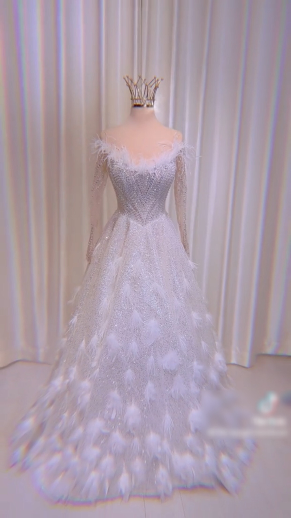 Chiếc váy cưới đặc biệt của cô dâu trong siêu đám cưới ở Kiên Giang - ảnh 7