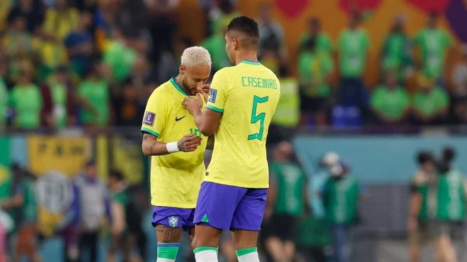 Hành động lạ của Casemiro với Neymar - ảnh 3