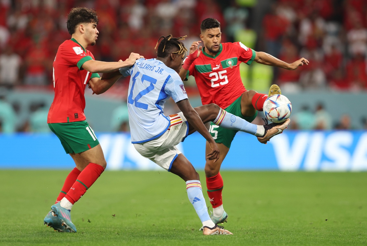 Thủ môn Morocco đi vào lịch sử World Cup - ảnh 8