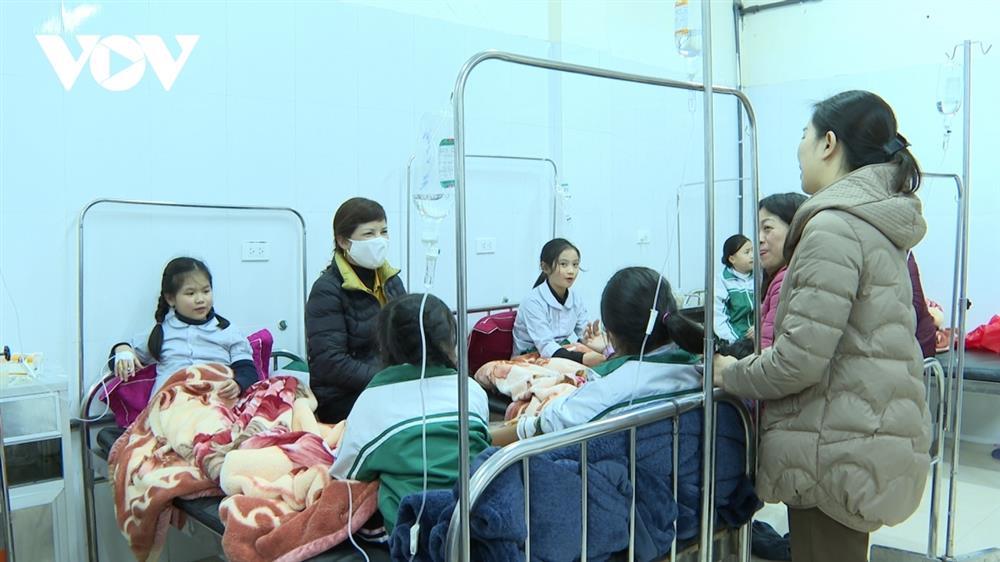 40 học sinh ở Mộc Châu ngộ độc sau bữa ăn tối ngoại khóa - ảnh 2
