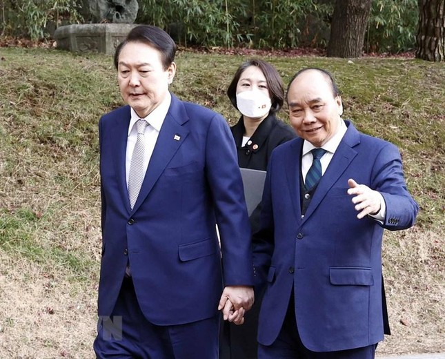 Dấu mốc lịch sử khi Tổng thống Hàn Quốc đón ''quốc khách đầu tiên'' - ảnh 1