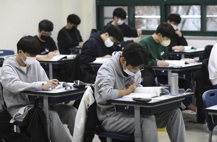 OECD kêu gọi Hàn Quốc cải cách kỳ thi đại học - ảnh 1
