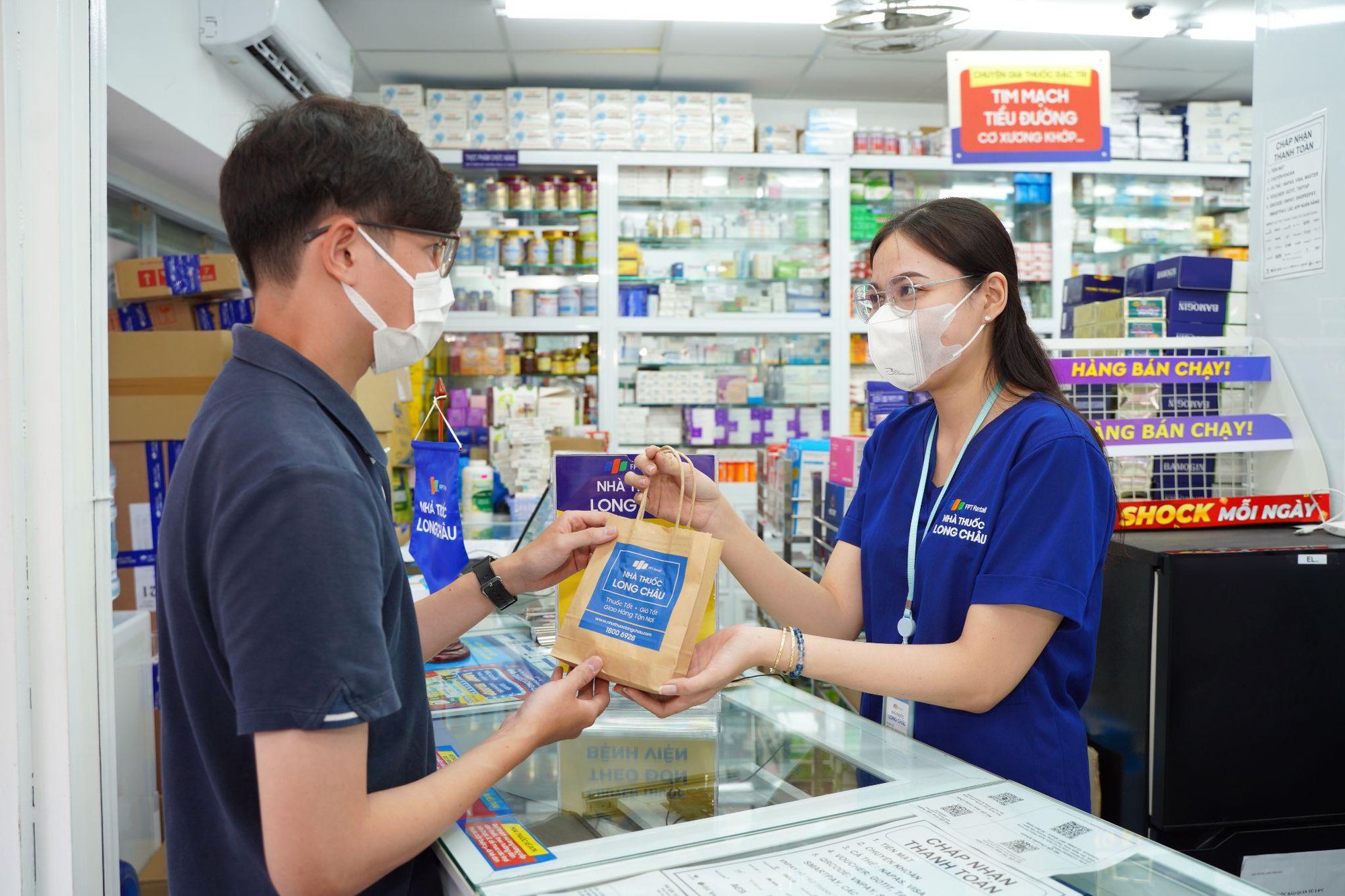 Hành trình 1.000 nhà thuốc, cảm ơn vì bạn đã đồng hành cùng FPT Long Châu trong năm 2022 - ảnh 2
