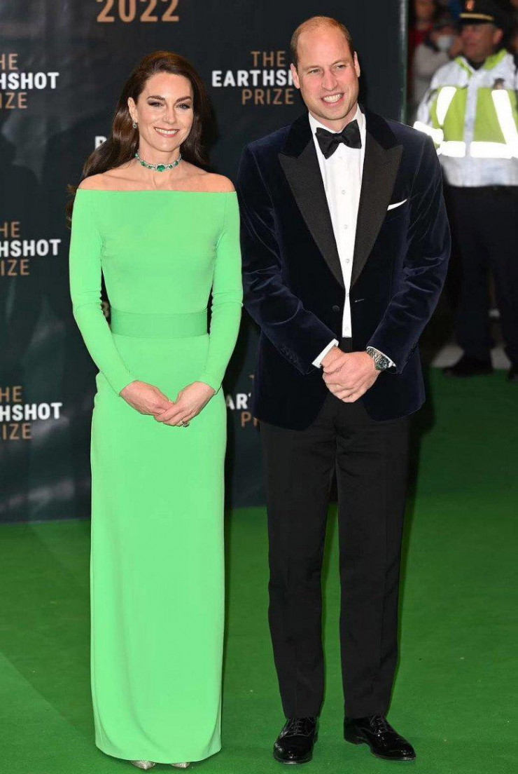 Có quỹ riêng để mua sắm, Vương phi Kate Middleton vẫn đi thuê váy mặc - ảnh 1