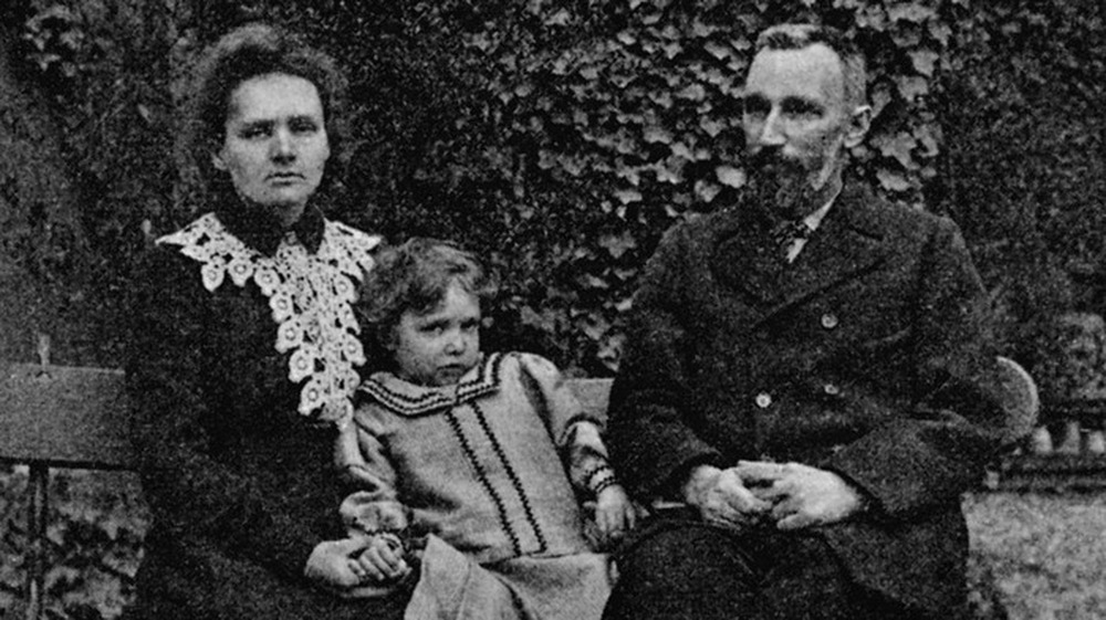 Tại sao giải Nobel của Marie Curie lại có ý nghĩa vô cùng to lớn đối với khoa học hiện đại? - ảnh 1