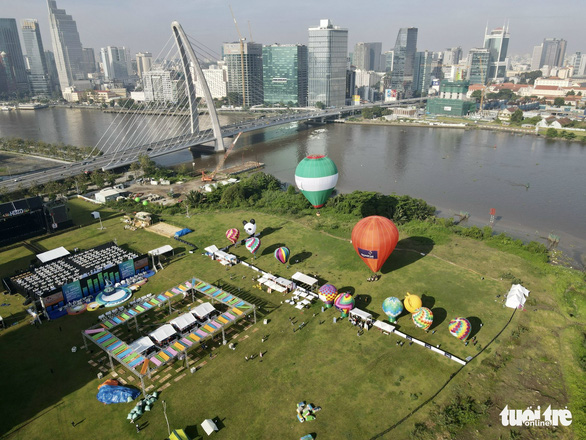 Một góc thành phố rực rỡ trong Ngày hội Khinh khí cầu - ảnh 6