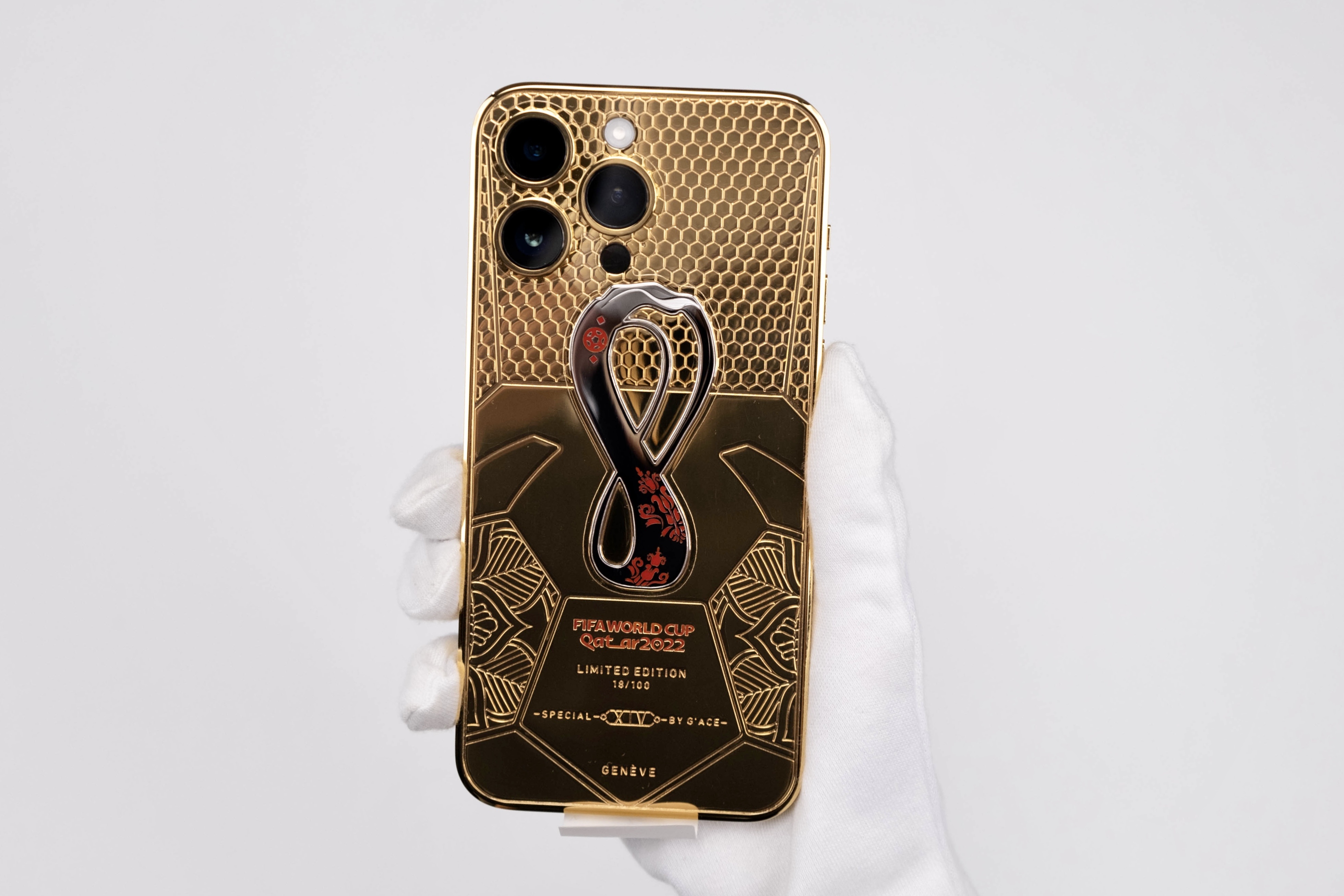 iPhone 14 mạ vàng phiên bản World Cup 2022 giá 227 triệu đồng - ảnh 9