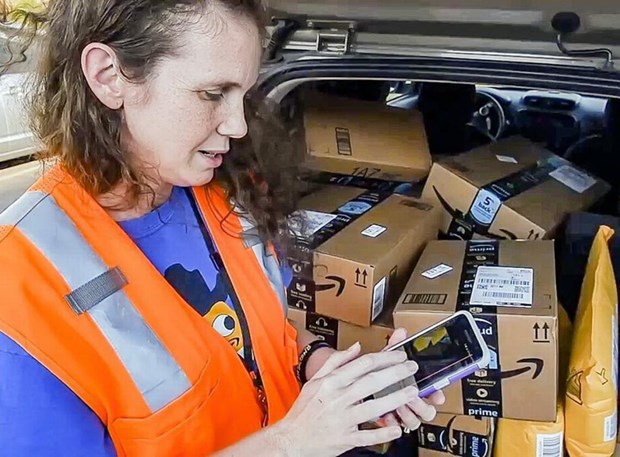 Mỹ kiện tập đoàn Amazon “ăn cắp” tiền boa của tài xế giao hàng - ảnh 1